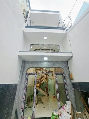 siêu phẩm ngay vòng xoay cây gõ-cách 1 căn ra mặt tiền - 61m2, 3 tầng đúc đẹp ở ngay - chỉ 4,78 tỷ