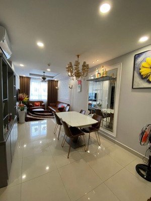 hot deal cho thuê căn hộ 3pn view quận 1