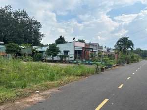 cách dh chỉ 100m có lô đất vuông vứt 230m2 mt đường nhựa dân đông