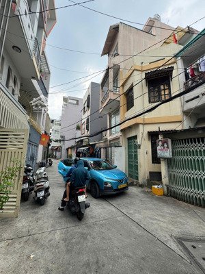 bán nhà hxh 6m đường phú thọ hoà, q. tân phú.
dt: 3,05mx11m, đúc 4,5 tấm