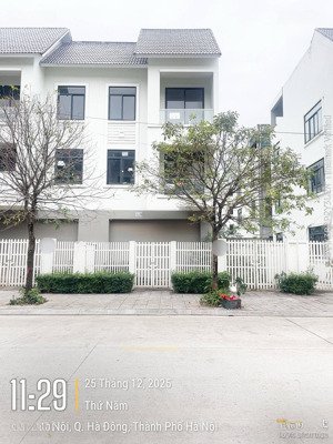 chính chủ cần bán lk 135m2 khu b mới geleximco trục chính thông vin, sđcc