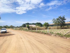 chỉ 250 triệu đầu tư ngay đất dầu tiếng-tp hcm,đất gần điểm du lịch hồ dầu tiếng 458hecta