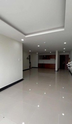 cần bán căn hộ giai việt đã có sổ, giá chỉ 55-60tr/m2 chưa vat, nhận ở ngay, lh 