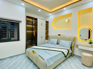 chính chủ bán nhà đường nhiêu tứ, p. 7, phú nhuận 4 lầu 82m2/3 tỷ 400 hẻm xe hơi sổ riêng chính chủ