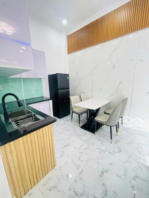 hh mg nhờ dẫn dùm nhà full nội thất quang trung p8 dt 4x10m 1 lầu