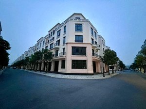 chính chủ bán căn góc liền kề phân khu hải âu vin2 mặt tiền 16m, gần công viên, đỗ 4 xe ô tô giá 1x