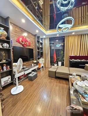 hàng hiếm bay nhanh - bán nhà nhật chiêu ô tô đỗ cửa - 35m2 - 6 tầng - 6m mặt tiền - 11.x tỷ gần hồ