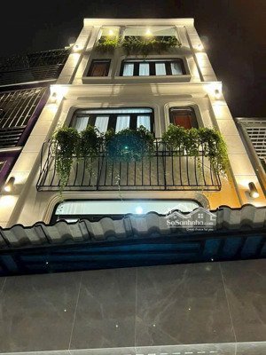 bán gấp nhà hoàng diệu 2. gần đh ngân hàng. nhà 1 trệt, 2 lầu. shr. lh 