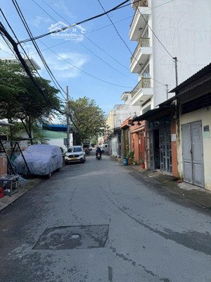 nhà đường nhựa 7m xe tải thông,2 mặt tiền đsố 18-gần chợ phạm đăng giảng (4 x 20) x 2 tầng. 7,6tỷ