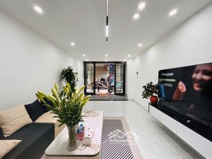 hàng hiếm tại vũ hữu, 9 tỷ, 33m2, 4 tầng, 2pn, 3wc, pháp lý đầy đủ