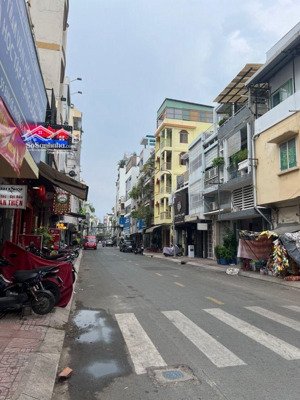 chủ nhà kẹt tiền bán lỗ nhà nguyễn thiện thuật, quận 3