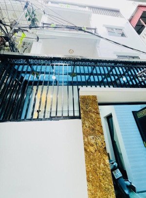 bán nhà gần công viên thống nhất - hồ điều hòa - full nội thất - dt 80m. giá bán 20.85 tỷ