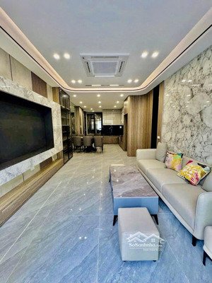 độc bản! phố tôn đức thắng thang máy xịn sò, sát mặt phố, ô tô đỗ cách 20m, sân xe riêng, 45m2 x 6t