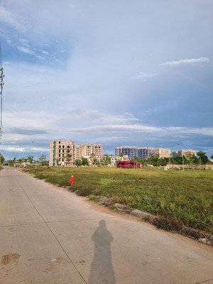 em cần tiền gấp lên cần bán lô đất 100 đấu giá bạch đa - lh: 