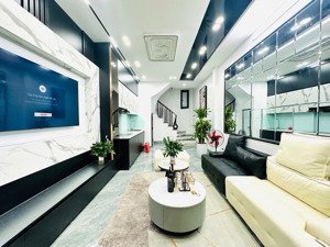 bán nhà mới đón tết, võ chí công, cầu giấy gần hồ tây, nhà 5t, 32m2 giá 7t9 vừa khuôn tiền. hiếm...