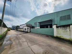 bán xưởng đang cho thuê 125tr 1/tháng hợp đồng 5 năm, pccc tự động giấy phép đầy đủ