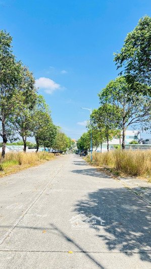 về đà lạt định cư bán gấp lô đất k14. đường dk12 mua năm 2022 giá 2.450tr ban nhanh. 2.050tr