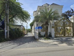 nhà phú mỹ giảm giá chỉ còn 4 tỷ 300 triệu! nhà đã hoàn công vị trí trung tâm thủ dầu một,