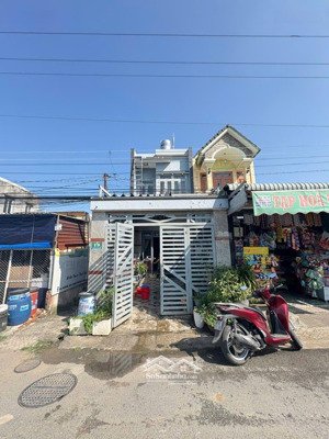 bán nhà lầu trệt mặt tiền nguyễn công trứ đông hòa dĩ an bd dt 92m2 3p ngủ giá 5ty7tl lh 