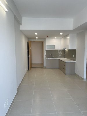 cho thuê căn hộ 2pn có ban công thoáng mát rộng rãi. giá siêu rẻ chỉ 9,5 triệu/tháng