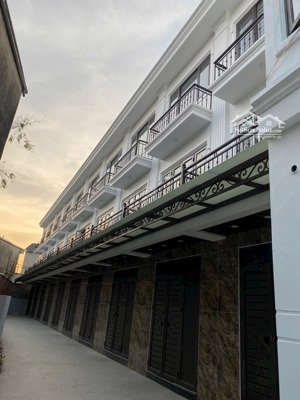 chính chủ cần bán nhà mới xây kiên cố dt 42m2