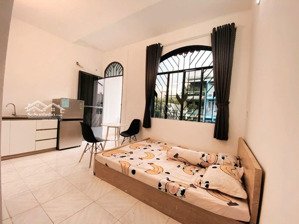 trống phòng ban công giá cực rẻ - full nội thất - thoáng mát - gần chợ bà chiểu - quận bình thạnh