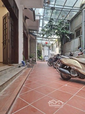 nhà đẹp thượng thanh - 62m2 - nhà 3 tầng dân xây full nội thất - ô tô đỗ cổng - giá chỉ hơn 8 tỷ