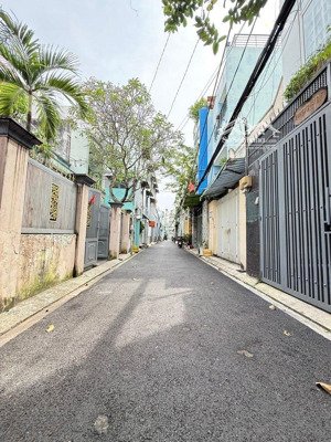 nguyễn hồng đào khu vip bàu cát hxh đỗ cửa 56m2 3 tầng 3 pn nhỉnh 8 tỷ