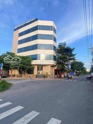 tòa nhà to, 2 mặt đường lớn, 7 tầng hoành tráng, ngay tt hành chính dĩ an, tp hcm, giá 19,5 tỷ.