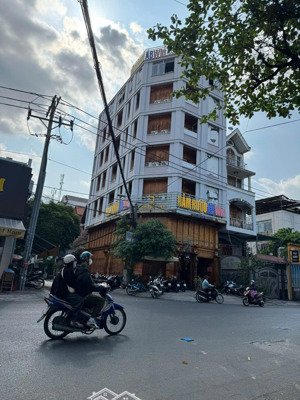 siêu hiếm góc 2 mặt tiền huỳnh văn bánh, q. phú nhuận. dt 6x20m - 5 tầng - hđt: 110tr - gía: 29 tỷ