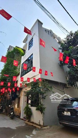 nhà phú diễn lô góc - ô tô đỗ cửa ngày đêm - ở sướng