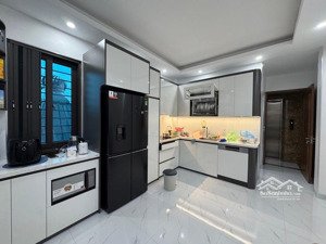 bán nhà đẹp dân xây ở ngay đón tết 6 tầng thang máy ngõ 173 hoàng hoa thám 48m2 - 12.x tỷ ( có tl )