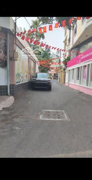 nhà mới 5 tầng phan xích long - ở sướng ngay - không có căn thứ 2 - hẻm thoáng - khu dân trí cao