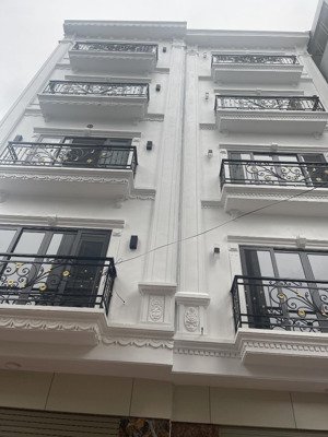 ngay gần chợ mới vĩnh quỳnh, thanh trì, đường phan trọng tuệ, 45m2, 5 tầng xây mới giá 5,25tỷ có tl