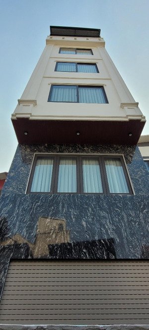 nhà xây mới 39m 6 tầng thang máy gần phố nguyễn lam khu dân trí cao hạ tầng phát triển mạnh