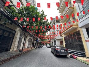 bán nhà kim ngưu, thang máy, nội thất tiền tỷ, gần ô tô tránh 6 tầng nhỉnh 13tỷ