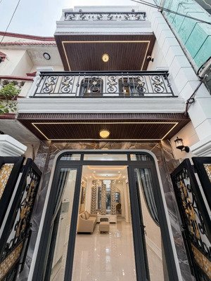 nhanh mới kịp - phan xích long 50m2 (3.3 x 15) 5 tầng sân thượng 4 pn 6 wc - hẻm 3,5m - dân trí cao