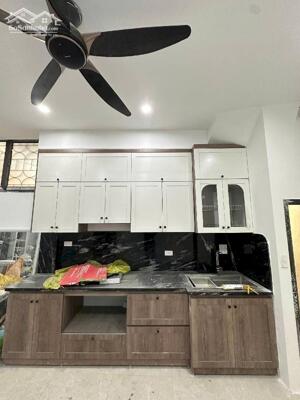 Bán nhà Khâm Thiên 5 tầng giá 6.25 tỷ nhà đẹp ở ngay đón Tết trường học chợ gần nhà sinh hoạt thuận tiện .