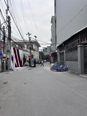 #hiếm nhà bắc từ liêm. ngay sát đh công nghiệp nhổn. 33m 5 tầng mới tinh với 3 phòng ngủ