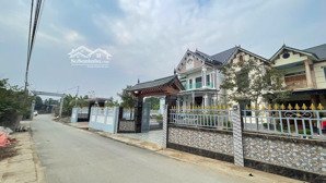 em có được ông bà chia cho mảnh đất 125m2 ở phú cát trục chính kd em bán nhanh giá 4ty8 gân sát chợ