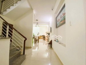 cần bán nhanh trong 1 tháng để giải quyết công việc - nhà đẹp ngay sau tttm gigamall thủ đức