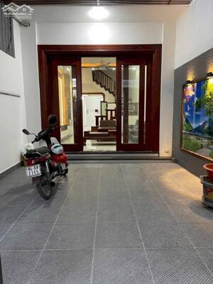 Bán căn nhà 3 tầng ngõ phố Bình Lộc, ph Tân Bình, TP HD, 80m2, 3 ngủ, sân cổng, chỉ 3.6x tỷ