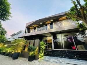 bán biệt thự vip ngang 15m siêu khan hiềm góc 2 mặt tiền trung tâm quận 1 - 2 tầng - giá: 80 tỷ