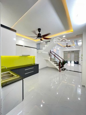 nhà mới gò vấp - 4 lầu - nhà rộng rãi - nhỉnh 8 tỷ