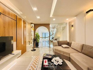 bán nhà mới 1/ ôtô thông, nhà shr đẹp, xây 5 tầng ôtô ngủ nhà, nhà lắp full nội thất mới xịn sò