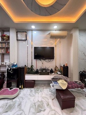 siêu phẩm - mặt tiền nguyễn trãi - nhà 7 tầng có thang máy - đang cho thuê ~400t.r/năm - hiếm bán