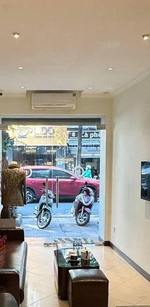 ô tô ngủ trong nhà, 3 ô tô tránh phân lô 1 căn duy nhất phố lạc trung.