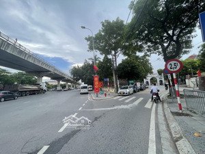 bán nhà dòng tiền trung tâm quận bắc từ liêm diện tích 46/(0 m -6 tầng thang máy - ngõ thông -ô tô