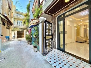 nhà đẹp 5 tầng xây mới đường phan xích long sát mặt tiền 50m2 __8.x tỉ