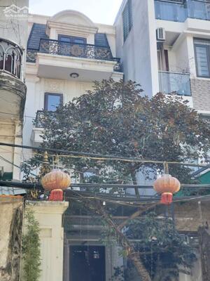 Bán nhà mặt phố Thanh Am,Long Biên 4 tầng,98m,mt4m vỉa hè,kinh doanh nhỉnh 20 tỷ